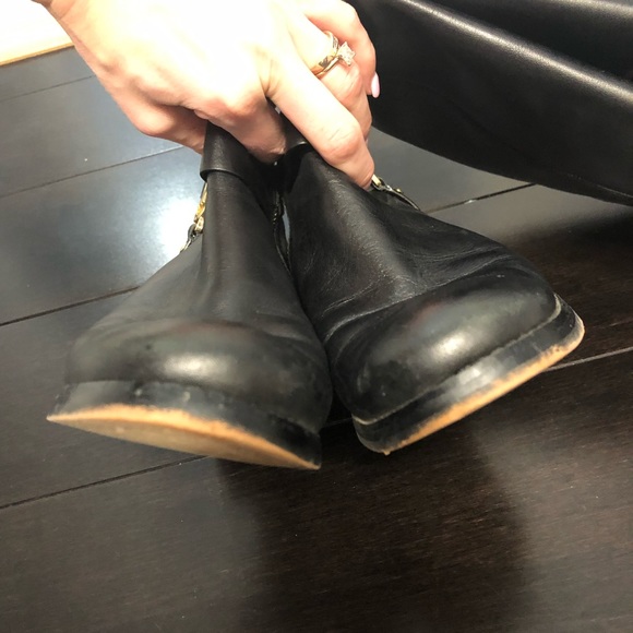 Michael Kors boots 8.5 - Picture 4 of 6